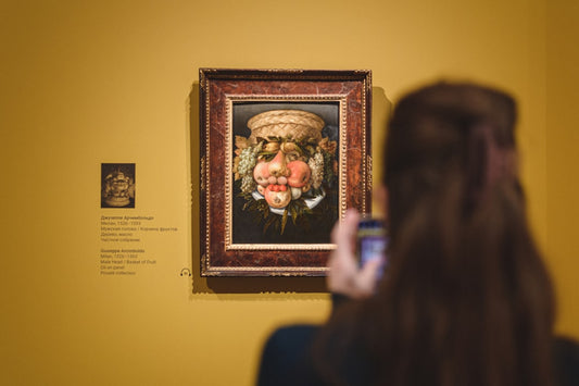 The Challenges of Deception Detection in Online Communication